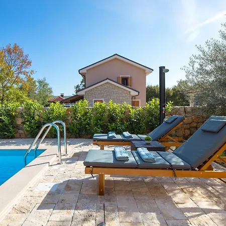 Romantic With Pool, Surrounded By Nature - Id 2507 - By Traveler Tourist Agency Krk