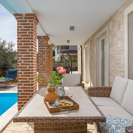 Romantic With Pool, Surrounded By Nature - Id 2507 - By Traveler Tourist Agency Krk Σπίτι διακοπών *